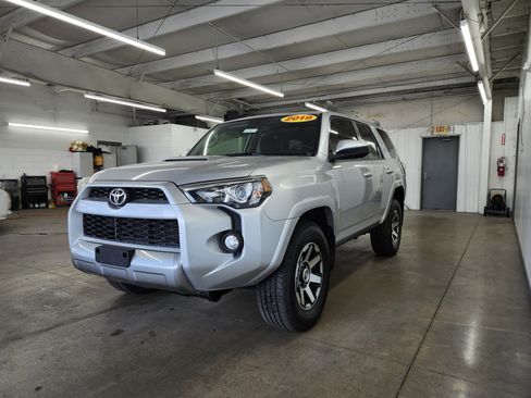 Used 2019 Toyota 4Runner TRD Off-Road image 29