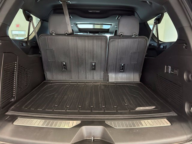 Used 2025 GMC Yukon XL AT4 w/ AT4 Premium Package AWD/4WD image 35