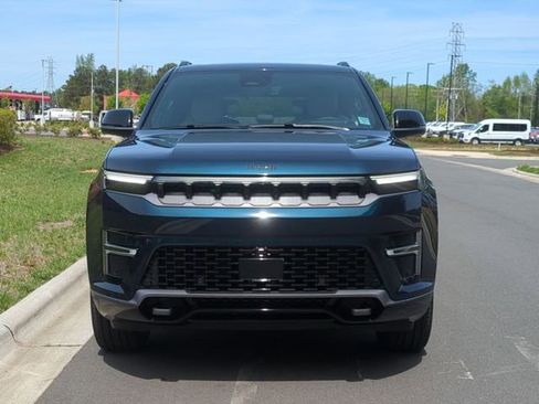 New 2026 Jeep Grand Wagoneer Limited AWD/4WD image 16