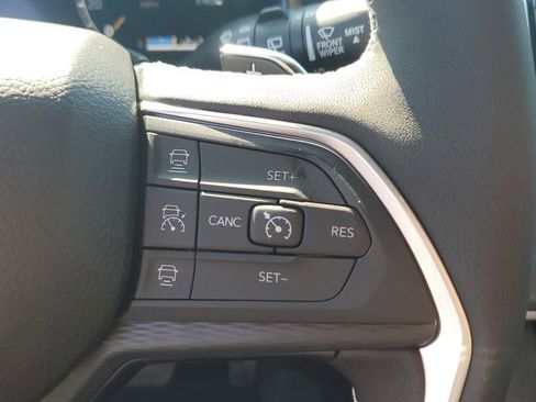 New 2025 Jeep Grand Cherokee Altitude image 31