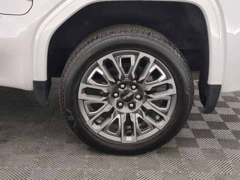 Used 2025 GMC Sierra 1500 Denali Ultimate image 12