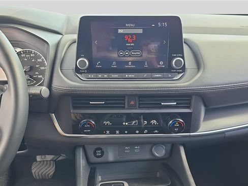 Used 2025 Nissan Rogue SV FWD image 21
