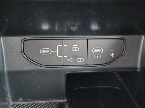 Certified 2025 Kia Sorento S FWD image 27