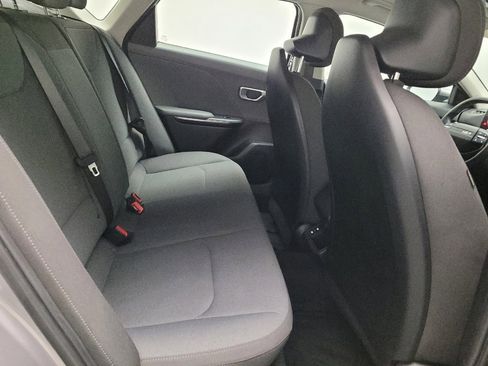 Used 2025 Kia K4 FWD image 19