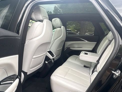 Used 2024 Cadillac Lyriq Luxury AWD/4WD image 18