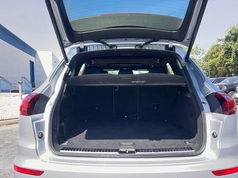 Used 2016 Porsche Cayenne AWD/4WD image 28