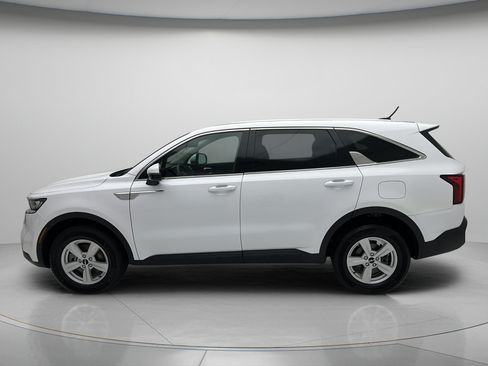 Used 2022 Kia Sorento LX AWD/4WD image 7