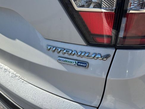 Used 2018 Ford Escape Titanium image 5