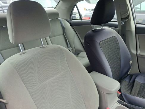 Used 2012 Toyota Corolla LE FWD image 12