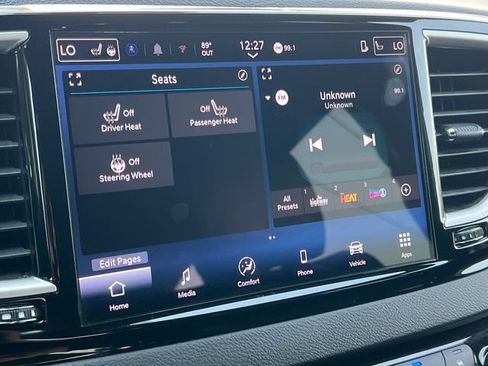 Used 2025 Chrysler Pacifica Select FWD image 23