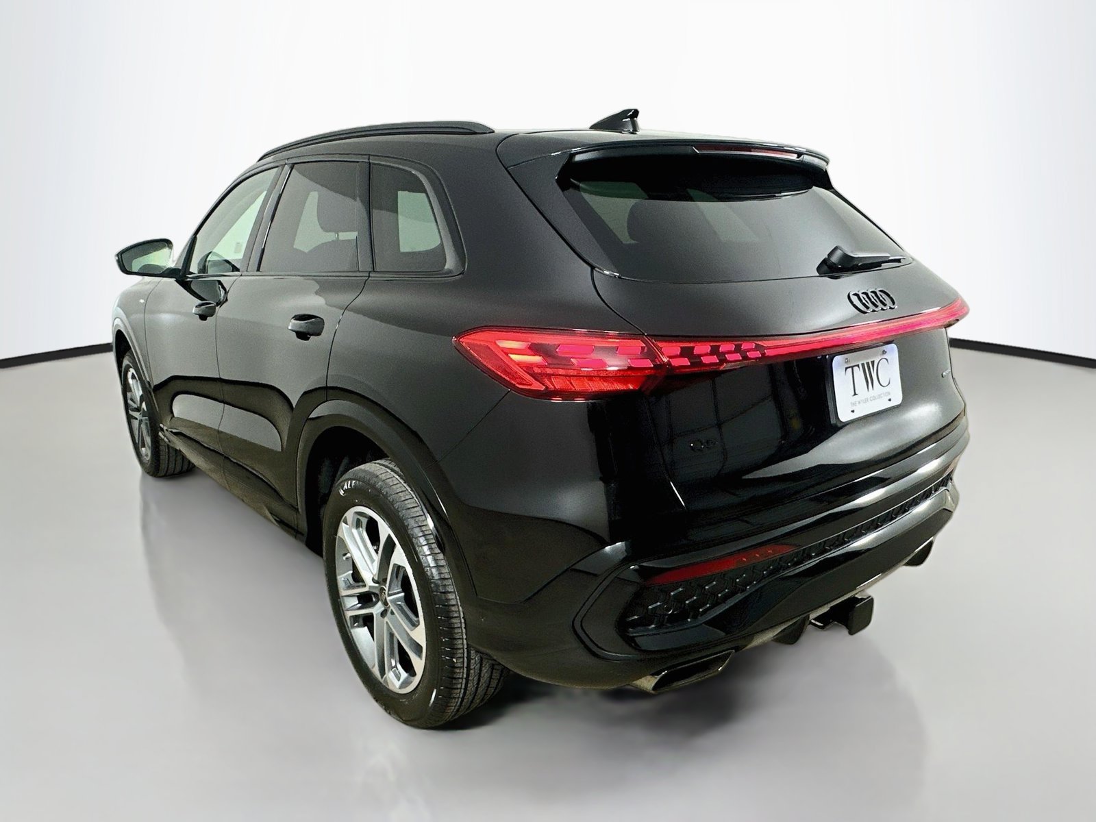 New 2026 Audi Q5 2.0T AWD/4WD image 7