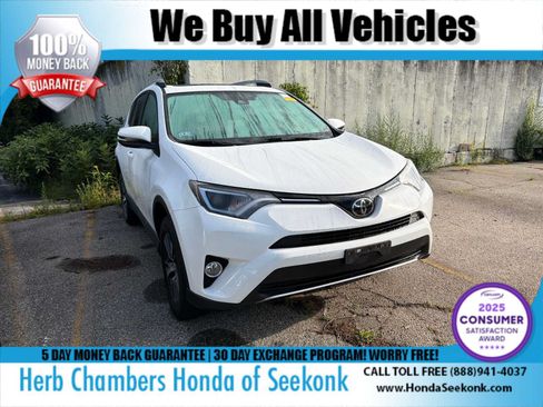 Used 2018 Toyota RAV4 XLE AWD/4WD image 1