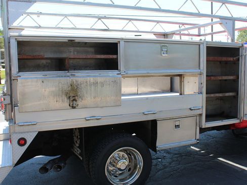 Used 2017 Ford F550 4x4 Regular Cab Super Duty image 36