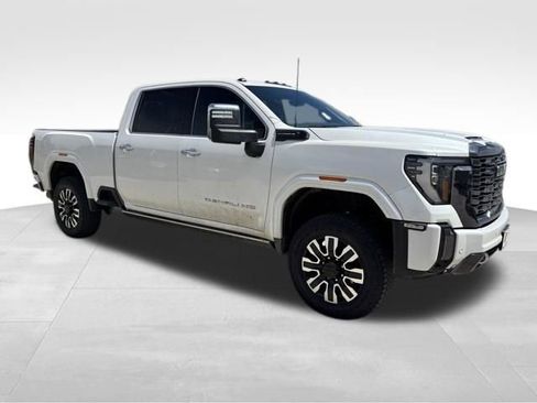 Certified 2024 GMC Sierra 3500 Denali Ultimate AWD/4WD image 7