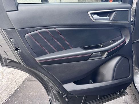 Used 2020 Ford Edge ST-Line w/ Cold Weather Package image 14