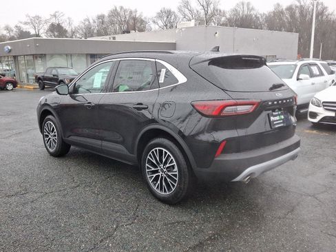 New 2025 Ford Escape SE image 4
