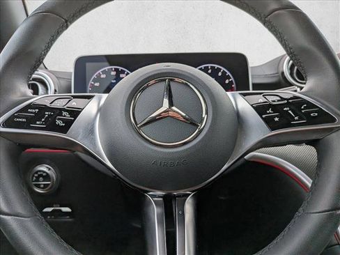 Used 2025 Mercedes-Benz CLE 300 4MATIC Cabriolet image 17