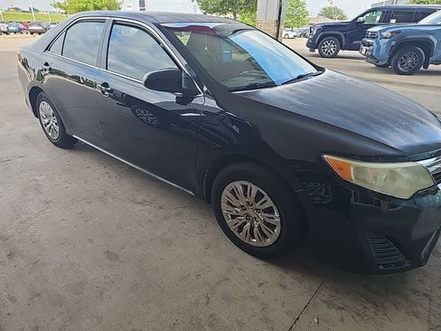 Used 2014 Toyota Camry LE image 20