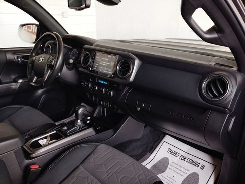 Used 2023 Toyota Tacoma TRD Sport AWD/4WD image 11