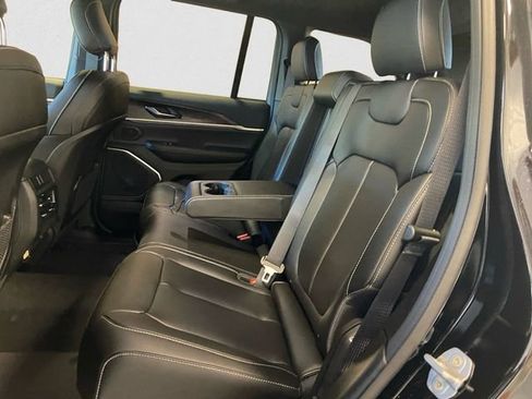 New 2026 Jeep Grand Cherokee Limited AWD/4WD image 13
