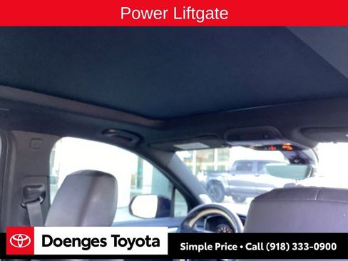 Used 2022 Cadillac XT6 Sport w/ Technology Package image 12