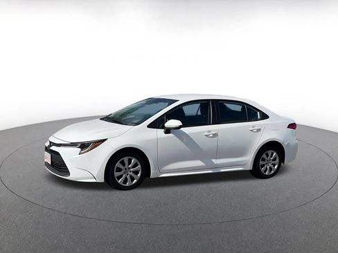 Used 2025 Toyota Corolla LE FWD image 7