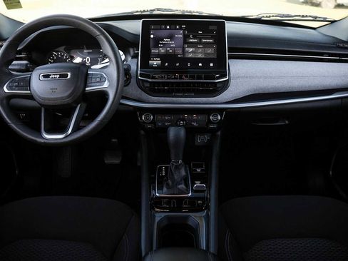 Used 2024 Jeep Compass Sport image 23