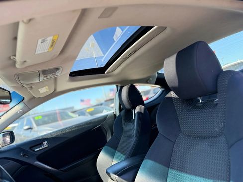 Used 2011 Hyundai Genesis 2.0T image 16