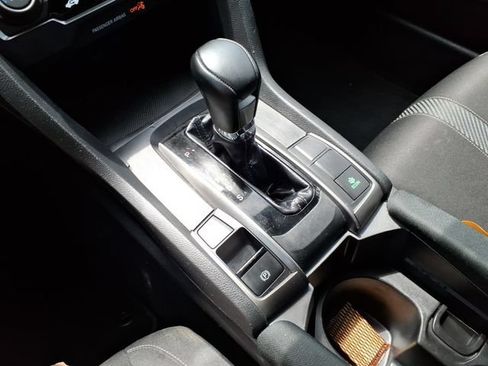 Used 2018 Honda Civic Sport image 28