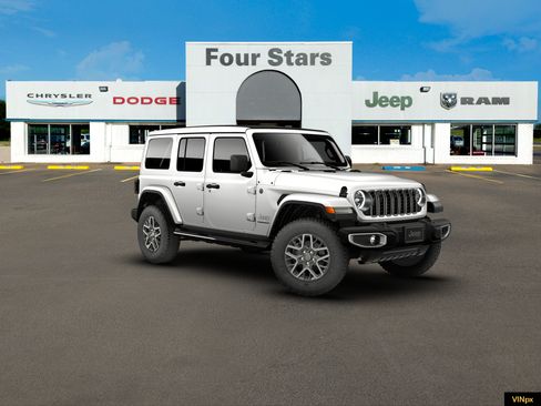 New 2026 Jeep Wrangler Unlimited Sahara AWD/4WD image 11