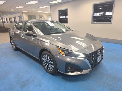 Used 2024 Nissan Altima 2.5 SV