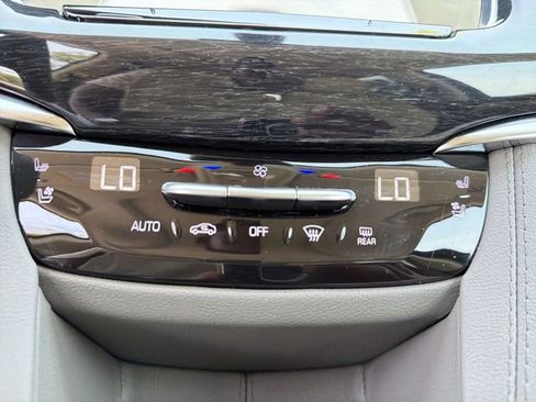 Used 2024 Cadillac XT6 Premium Luxury w/ Technology Package AWD/4WD image 19