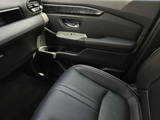 Used 2025 Honda Pilot Elite image 27
