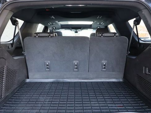 Used 2021 Chevrolet Suburban High Country image 35