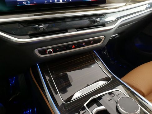 Used 2025 BMW X7 xDrive40i w/ Premium Package AWD/4WD image 58