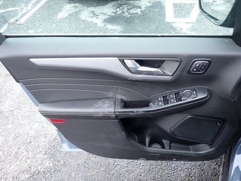 Certified 2025 Ford Escape Platinum w/ Premium Technology Package image 20