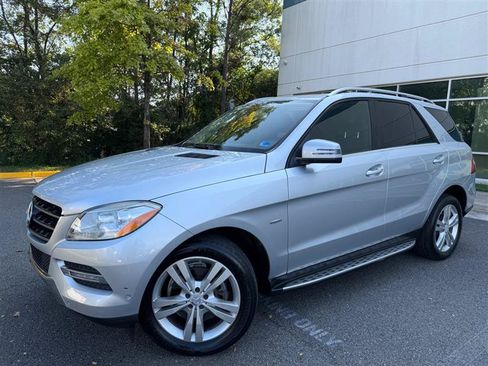 Used 2012 Mercedes-Benz ML 350 BlueTEC 4MATIC image 3