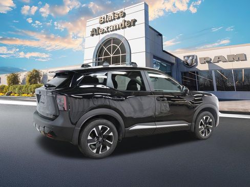 Used 2026 Nissan Kicks SV w/ SV Premium Package AWD/4WD image 3