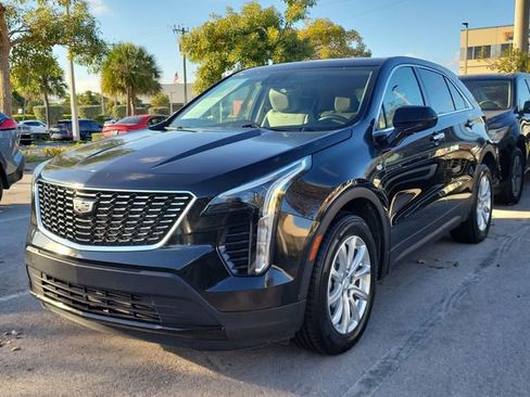 Used 2023 Cadillac XT4 Luxury image 3