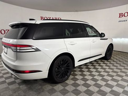 Used 2025 Lincoln Aviator Reserve w/ Luxury Package RWD image 13