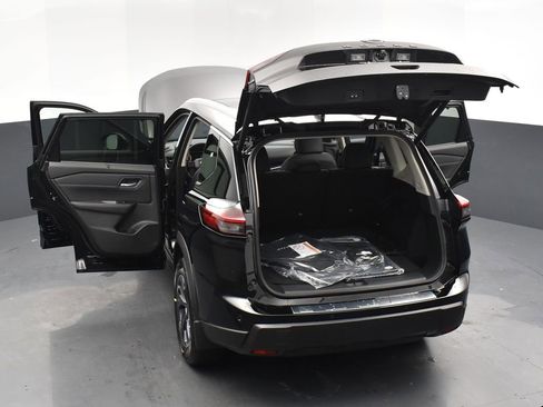 New 2026 Nissan Rogue SV w/ SV Premium Package image 32