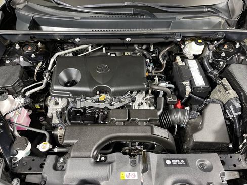 Certified 2021 Toyota RAV4 LE FWD image 9