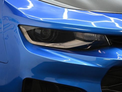 Used 2017 Chevrolet Camaro SS RWD image 9