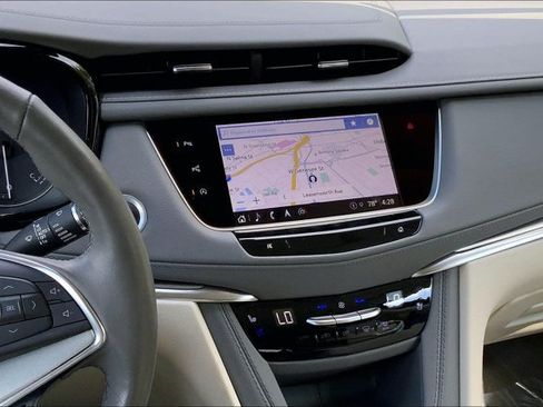 Used 2024 Cadillac XT5 Premium Luxury w/ Technology Package AWD/4WD image 5