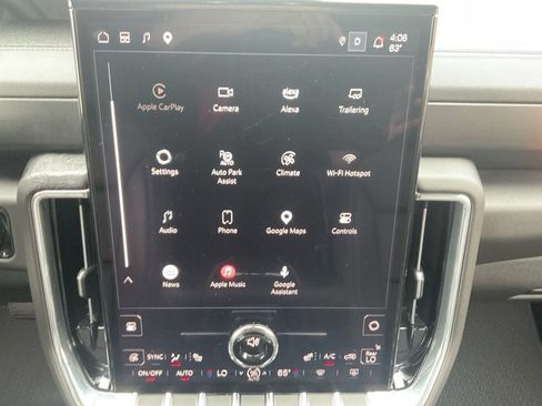 Used 2025 GMC Yukon Denali AWD/4WD image 17