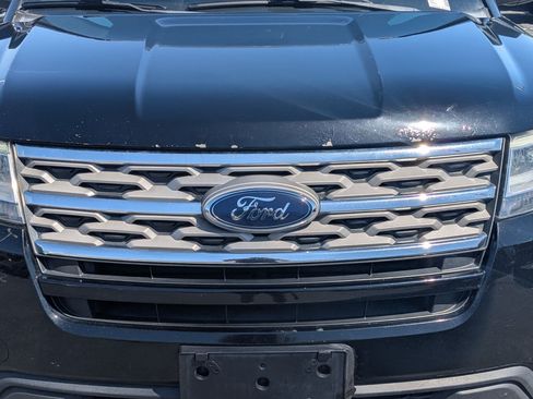 Used 2018 Ford Explorer XLT w/ Equipment Group 201A AWD/4WD image 12