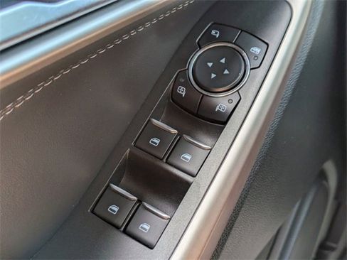Used 2023 Ford Explorer Limited image 24