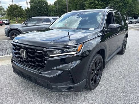 Used 2025 Honda Pilot Black Edition image 4