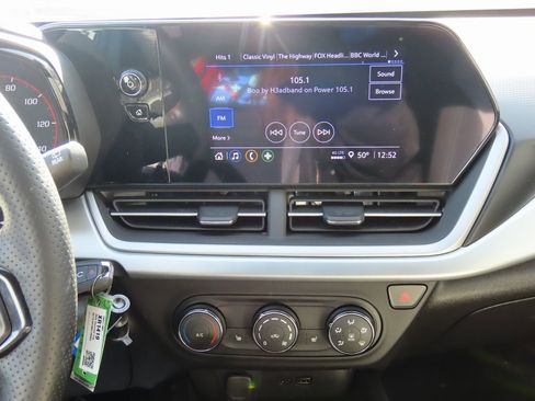 Certified 2024 Chevrolet Trax RS w/ Driver Confidence Package image 23