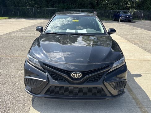 Used 2023 Toyota Camry SE FWD image 2